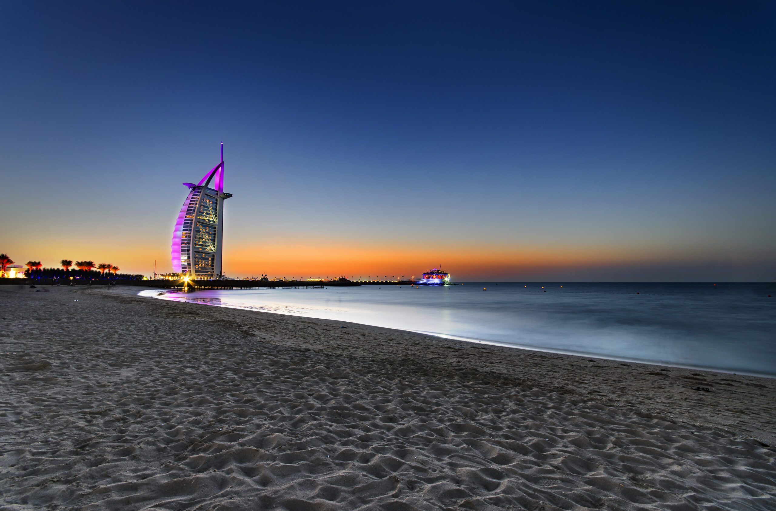Dubai Night Beaches: Over 1.5 Million Visitors in 18 Months