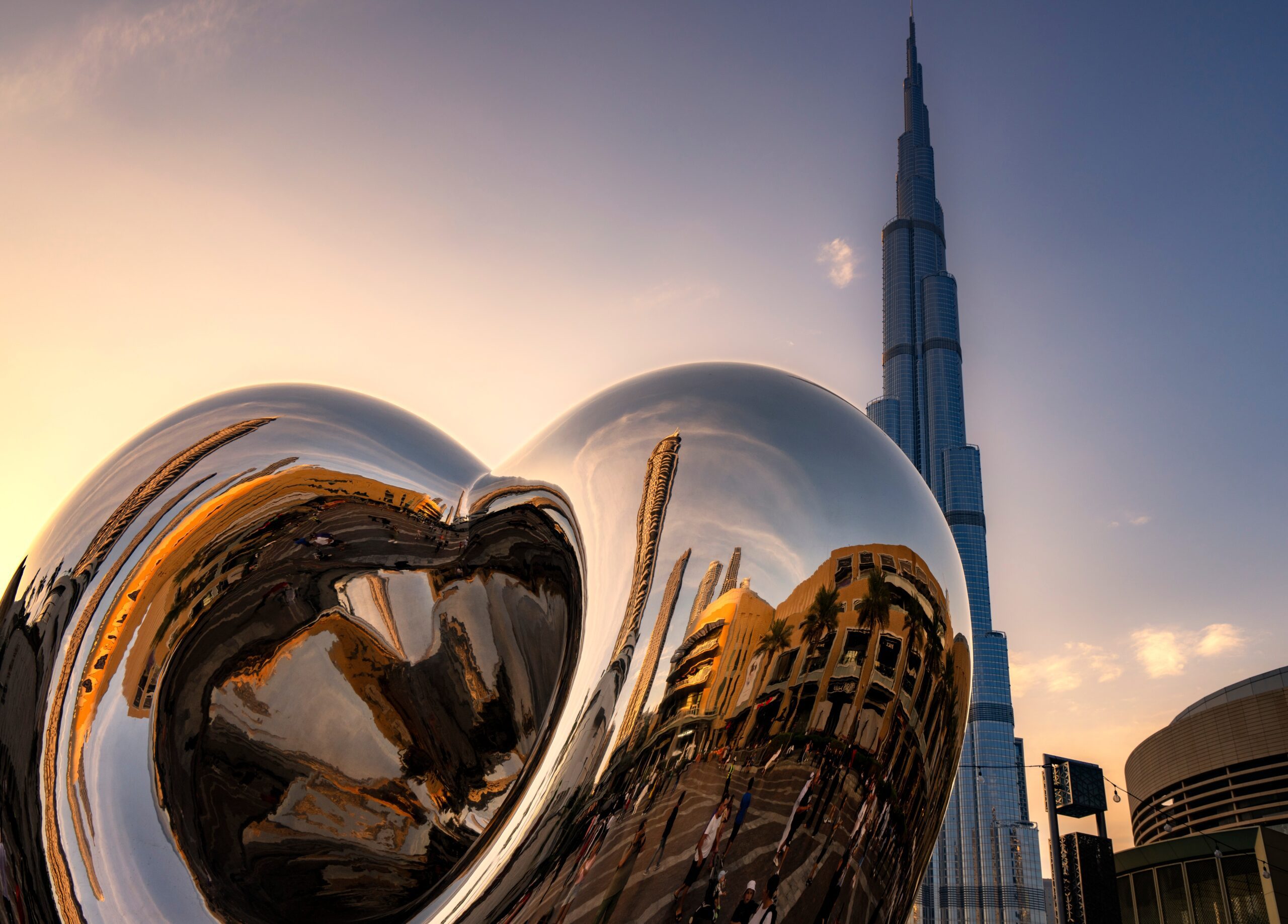 Emirates Celebrates Valentine’s Day with Roses, Gifts, and a Special Menu