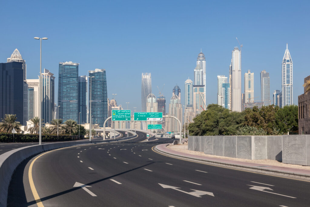 Дубай увеличивает пропускную способность дорог на 50% в районе Ras Al Khor и Al Meydan