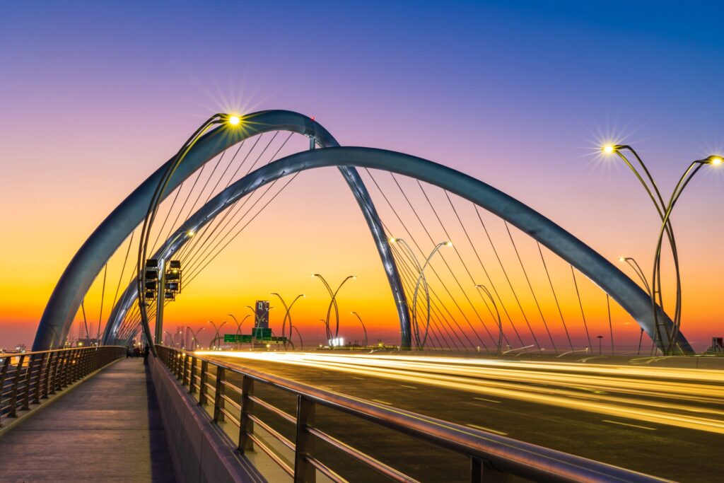 В Дубае открыли новый мост на Sheikh Zayed Road к Mall of the Emirates: время в пути сократилось с 10 до 1 минуты