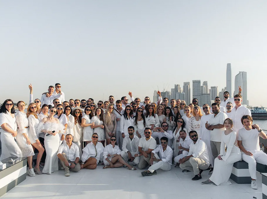 More than <br>150 Brokers